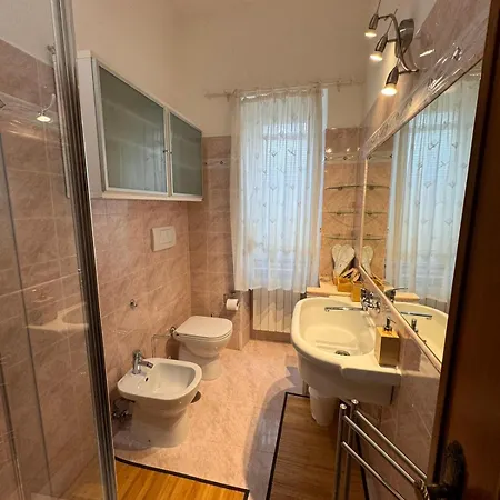La Casa Di Via Nervi Apartment *