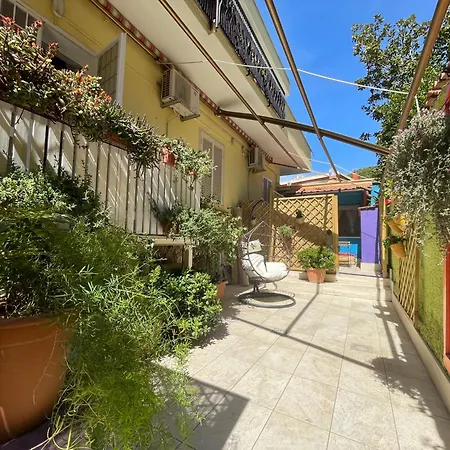 La Casa Di Via Nervi Apartment